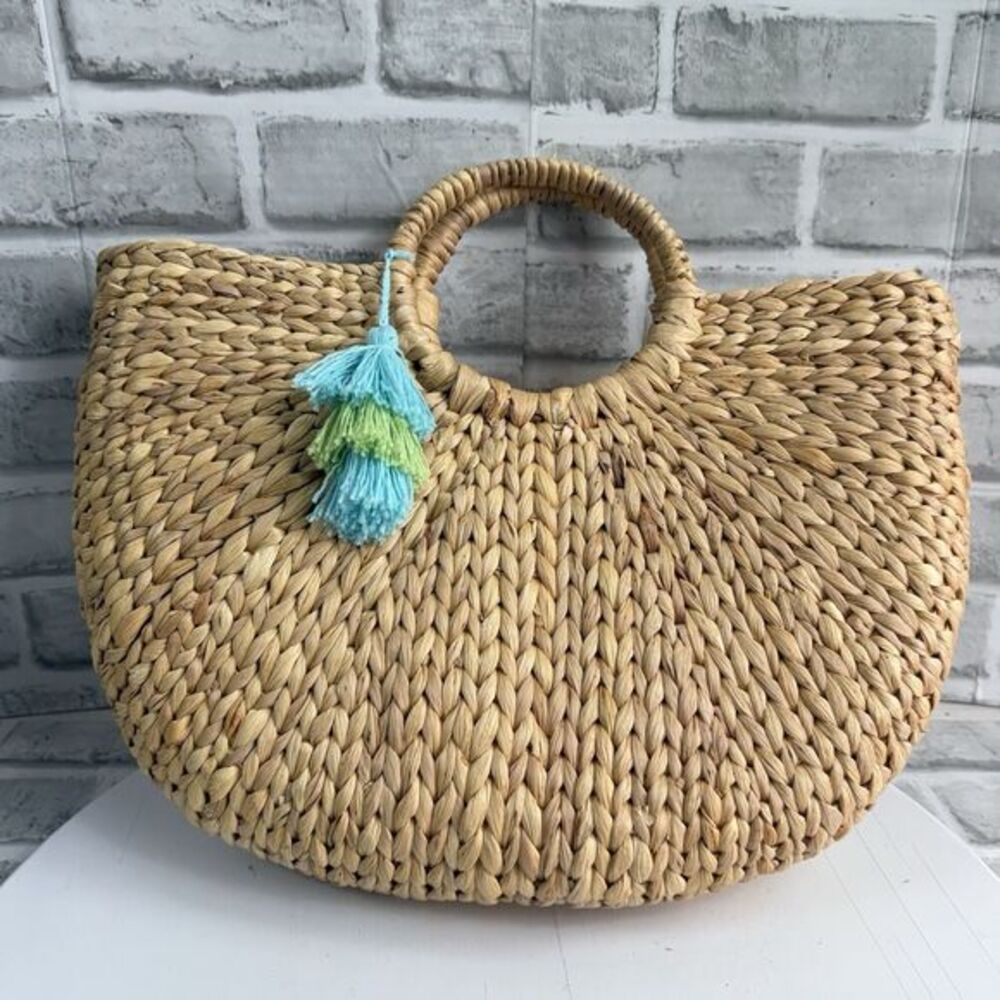 Half Moon Woven Straw Basket Tote Shopper Boho Summer Beach Bag with Tassel
